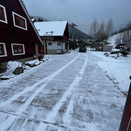 Zazrivsky Dvor - Pod Rozsutcom, Wellness, Self Check-in, 3 Bedrooms, 2 Bathrooms Dom wakacyjny *